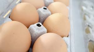 Magari quando avete buttato la confezione e il codice sul guscio è sbiadito? Come Vedere Se Le Uova Sono Fresche 4 Trucchi Per Capirlo