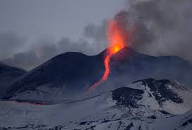 There She Blows! Italys Mount Etna Erupts | Live Science