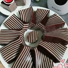 Ada tiga jenis kue apem yakni kukus, panggang, dan selong. Tersedia Macam Macam Kue Basah Tradisional Ma Rayya Kitchen Facebook