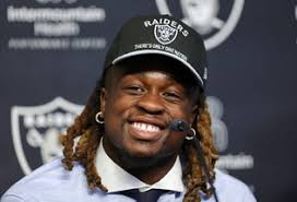 Former minister, singer Baccari dies