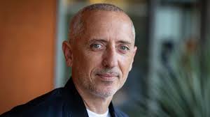 Qui est Chris Bieber ?