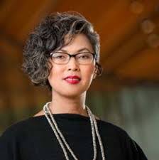 Nadia Bentley's Instagram, Twitter & Facebook