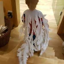 Ihr kind will als gespenst gekleidet werden, aber sie wollen nicht einfach betttuch mit löchern herstellen. Milchtropfen Halloween Kostum Geist Fur Kinder Selber Machen Eltern De