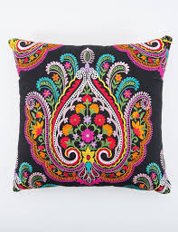 5 Fabulous Diy Ideas Decorative Pillows Blue Fabrics Decorative Pillows On Sofa Chairs Decorative Pillows Blue Fabrics Decora Pillows Decorative Pillows Decor