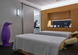 Free wifi is offered to guests, and rooms at fancy guest house hotel offer a minibar, air conditioning, and a refrigerator. Art Museum Hotel Restaurant Oklahoma City Ok 21c Museum Hotels