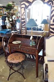 Are You In Orange County And Looking To Buy Or Sell Furniture Good News Our Store Not Only Sells Amazing Furnitu Selling Furniture Furniture Looking To Buy