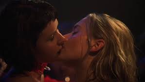 Kate Winslet and Elanor Knox - holy Smoke: Kissing Porn | xHamster