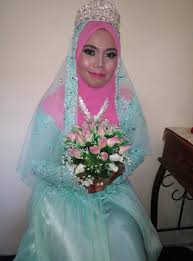 Sebanyak 20 koleksi yang dipamerkan merupakan kebaya dan gaun pengantin dengan pakem bali. Shazillah Sani