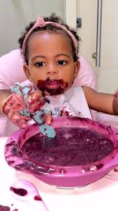 A Menina Que Experimentava Açaí