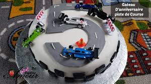 Sans gâteau d'anniversaire, l'anniversaire n'est plus un anniversaire ! Gateau D Anniversaire Pour Petit Garcon Piste De Course Youtube