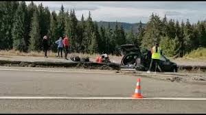 Polițiștii spun că vină pentru producerea accidentului este chiar bărbatul de 66 de ani, care a pătruns aiurea pe contrasens. Accident Rutier Cu Cinci Victime Pe Raza Comunei Poiana Stampei Foto Video