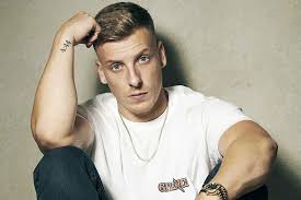 I have to admit when the routine reached its peak there was some high level jokes. 13 German Comedians Who Show Off German Humor Reverberations