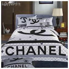 Parure De Lit Chanel Recherche Google Parure De Lit Parrure De Lit Decor De Lit