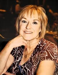 Robin Curley's Instagram, Twitter & Facebook