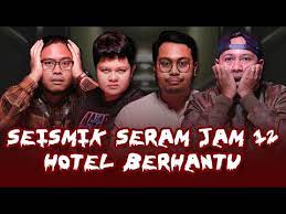 Kemaluan yang besar membusung dan banyak ditumbuhi rambut hitam lebat itu, ketika kakinya dikuakkan tampak bagian dalamnya yang memerah. Download Cerita Seram 3gp Mp4 Codedfilm