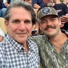 What are some good dog parks in Charleston, especially ones that are fenced  in?