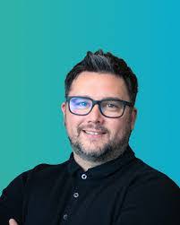 James Hottinger's Instagram, Twitter & Facebook