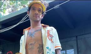 Tyler was born in santa monica, california, and lives in the los angeles area with his two dogs. Teen Wolf Star Tyler Posey Sets Up An Only Fans Account Tv Shows Ace