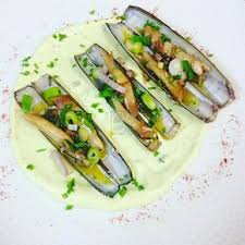Une Super Entree Tres Raffinee Et Simple A Realiser Pour Ce Week End Les Couteaux Marines Au Basilic Sur Un Recettes De Cuisine Alimentation Recette Poisson