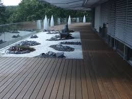 Holzterrasse Bzw Dachterrasse Mit Clips Verdeckt Montiert Einzelne Dielen Austauschbar Alu Unterkonstruktion Moglic Holzterrasse Unterkonstruktion Terrasse