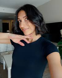 Nicole Gendron's Instagram, Twitter & Facebook