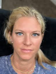 Are there any lash techs that are also instructors/mentors?