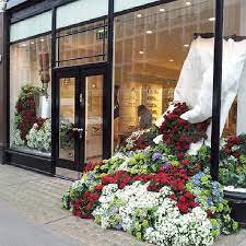 pin auf window display