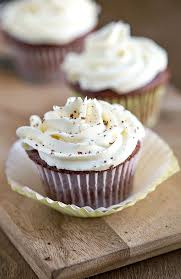 Whipped Buttercream Frosting Recipe Same As The Frosting That Will Get You Hugs But Frosting Recipes Whipped Buttercream Frosting Buttercream Frosting Recipe