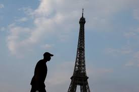 Eiffel Tower Workers Strike, Saying Women Were Excluded From Hindu Group’s Visit