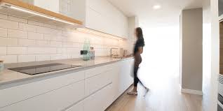 This apartment kitchen is narrow and short on. Starwood Blog Tanzania Almond El Protagonista De Esta Vivienda En Madrid