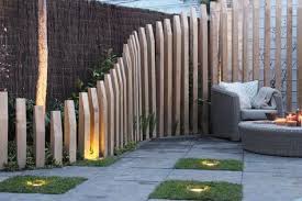 Findest Du Deinen Gartenzaun Auch Etwas Langweilige Dann Pimpe Deinen Zaun Mit Ronny Mayer Vorgarten Ideen Garten Zaun Garten