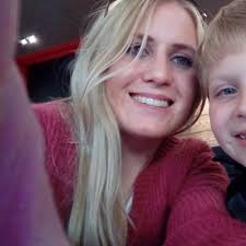 Victoria Lovell 💛 (@officialvlk)