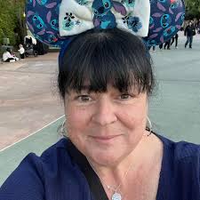 What is the Crystal Palace dinner buffet like at Walt Disney World?