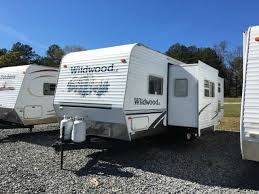 Travel trailers with bunkhouse increase sleeping capacity without taking up additional floor space. 2006 Used Forest River Wildwood Le M 25bhbs Travel Trailer In Georgia Ga