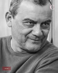 📚 Horacio Castellanos Moya ha vuelto a escribir una novela sobre la  familia Aragón. Es el momento de que nos reunamos los lectores para  celebrarlo. Me tumbé a leer las desventuras de