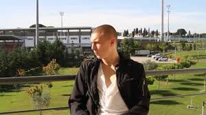 We estimate it to be about 9 million euro (8.1 million pound). Victor Nilsson Lindelof Portugal English Subs Youtube