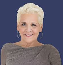 Shelly Lawyer's Instagram, Twitter & Facebook