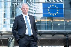 Jun 25, 2021 · trócsányi lászló fideszes európai parlamenti képviselő, a magyar jogász egylet elnöke köszöntőjében rámutatott: Trocsanyi Laszlo Lehet Az Uj Koztarsasagi Elnok Ader Janos Utan
