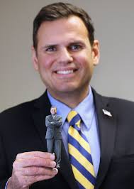 Malden entrepreneur uses 3D printers to make sandstone sculptures of you