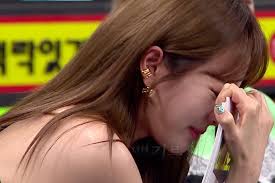 But, she moved to the philippines in 1992, and that's why she can speak tagalog. Tears As Minzy Recalls How Sandara Adapted To Change After 2ne1 Disbandment Abs Cbn News