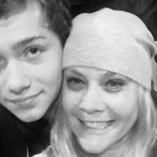 Jennifer Sciascia's Instagram, Twitter & Facebook