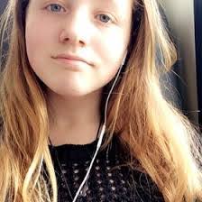 Amanda Eckman's Instagram, Twitter & Facebook