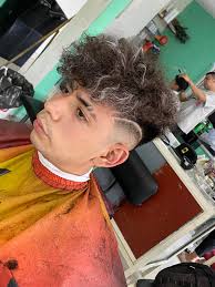 Le aventamos unos rayitos platas al Macias y su respectivo buen corte feliz  cumple perrito mañana te veo😜