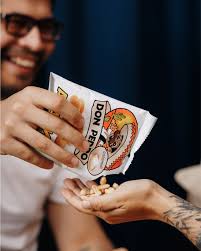 Арахис Don Pedro — вот это по-нашему! Есть классические соленые и с острым  чили 🌶 Загляни в Volna и попробуй оба вкуса.