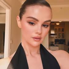 Selena Gomez shares an uplifting quote directed at someone via her  Instagram Story: “You matter. Your voice matters. Your heart matters. You  are worth so much more than you know. — You