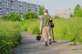 Find one to suit your child's age! 6 Best Metal Detectors For Kids In 2021 Includes Teens