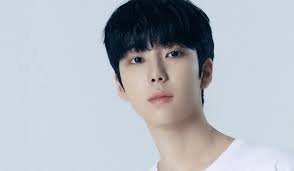 Rookie Boy Group ARRC merekrut mantan kontestan 'Proyek 7' Andy, untuk  berkumpul kembali sekali lagi sebagai 7-anggota setelah kepergian Ziwoo