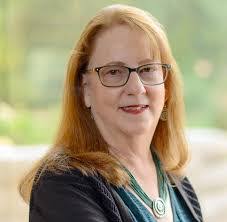 Laurie Lunsford's Instagram, Twitter & Facebook