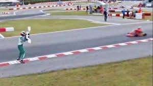 Luca corberi instead of heading back to the paddock, stood by the side of the circuit, picked up the broken bumper from his kart and threw the bumper at ippolito's kart. Kart Driver Luca Corberi Throws Bumper At Rival During Fia Championship Race Autoevolution