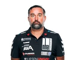 In 2020, henning fritz is passing some serious time with his works. Vom Leben Ins Koma Und Zuruck Wie Aue Trainer Stephan Swat Corona Besiegt